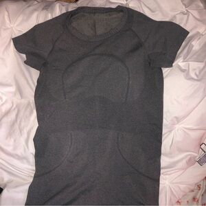 lululemon swiftly tech t-shirt size 4